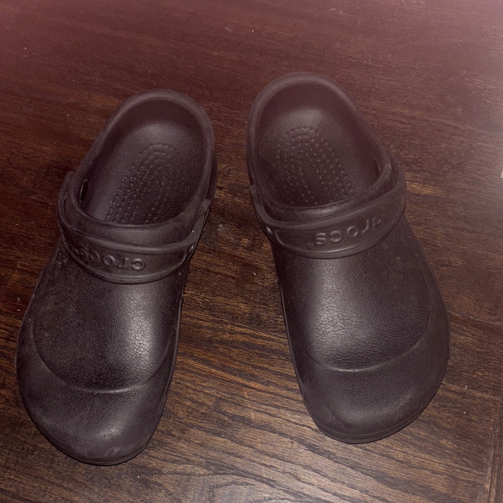 CROCS non slip clogs